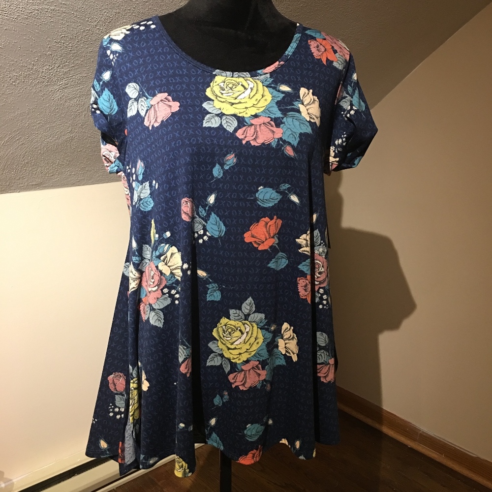 Lularoe perfect tee